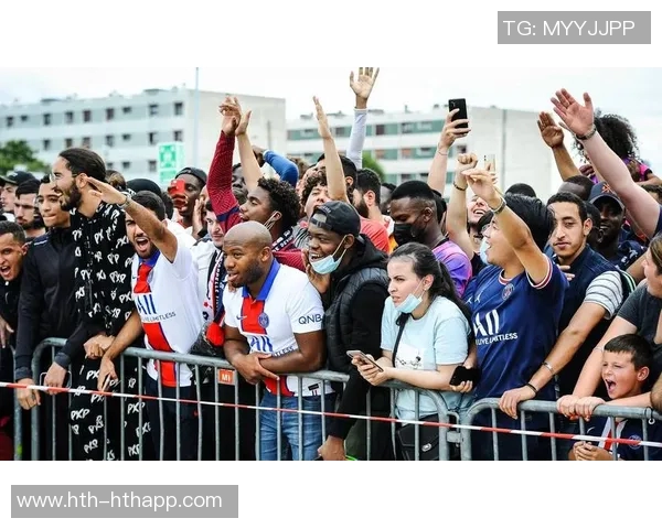 霍金斯透露帕乔已与巴黎续约至2030年官方宣布因球队习惯集中发布